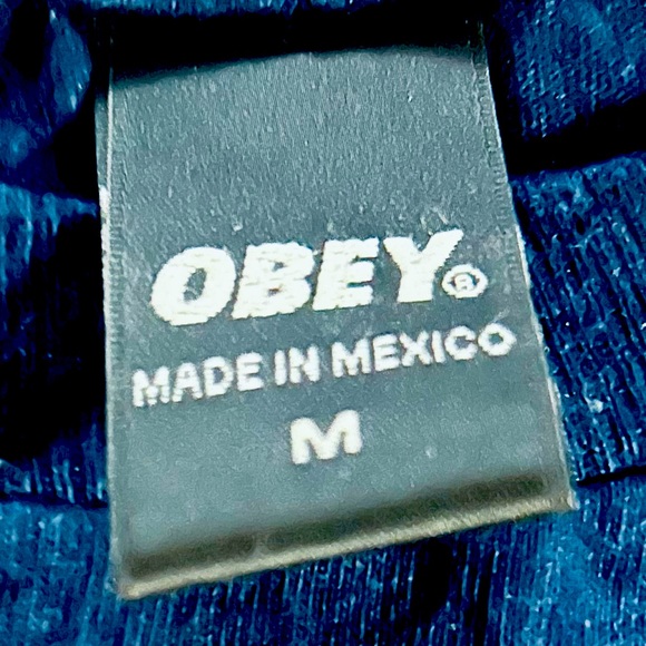 Obey Men’s Chinese Star Tshirt size Medium - Picture 5 of 6